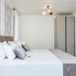 Villa Spuga Brodarica (Sibenik-Knin)